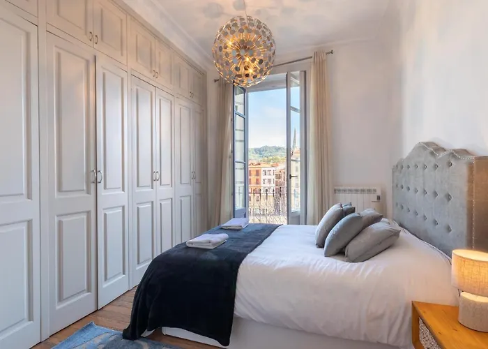 Confort Y Diseno Con Vistas Al Casco Viejo Apartamento *